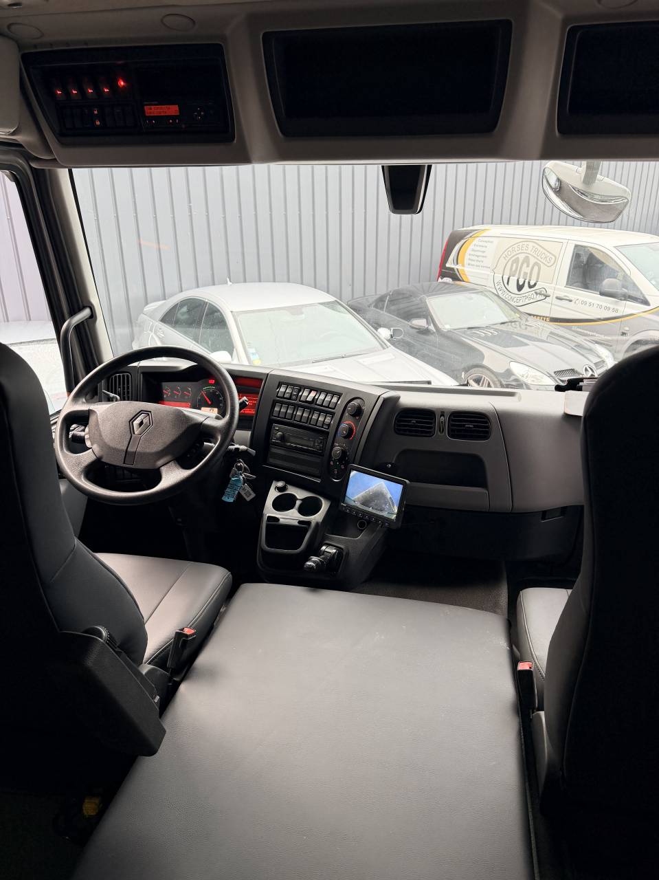 Camion chevaux 7 places home car 