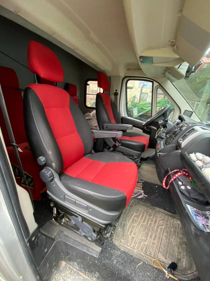 180cv/2014/135000kms/cab 5pl/stalles/43500 e