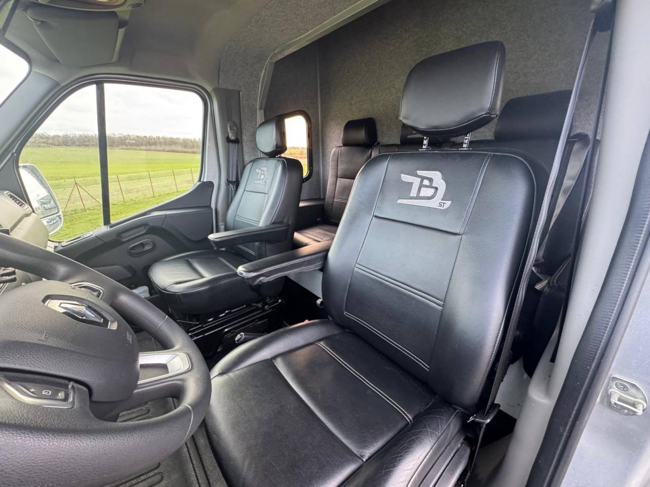 RENAULT MASTER TBST STALLE 5