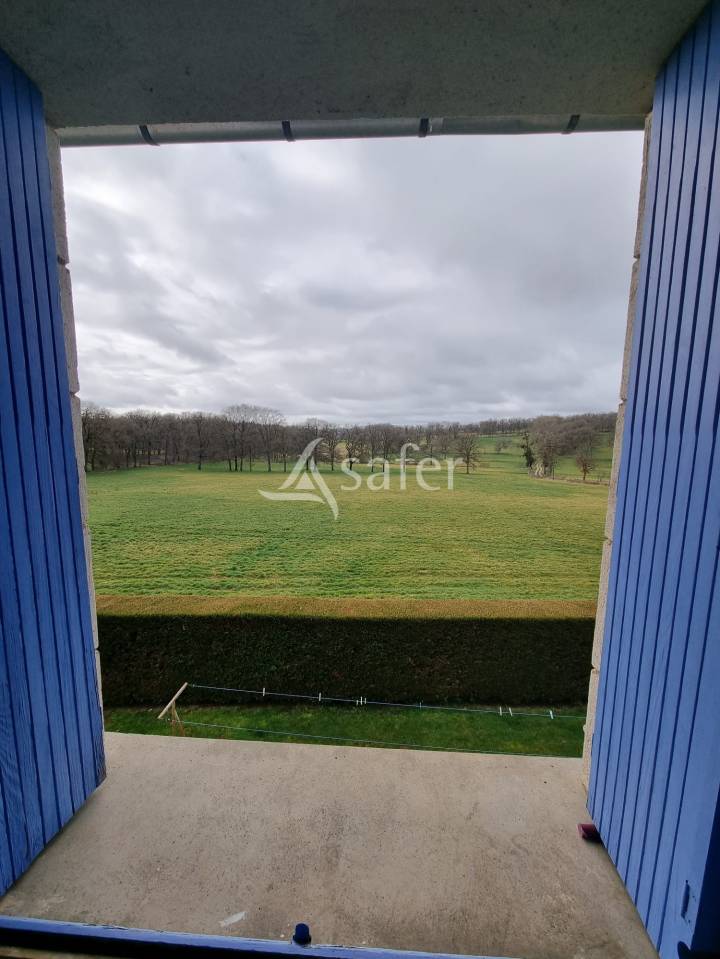 Exploitation d'&eacute;levage sur 40 ha dans le Limargue lotois