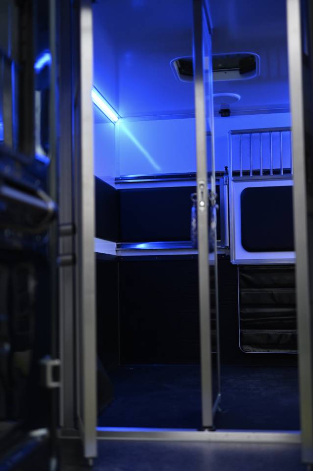 KRISMAR RENAULT MASTER - 170CV - 5PLACES - STALLE