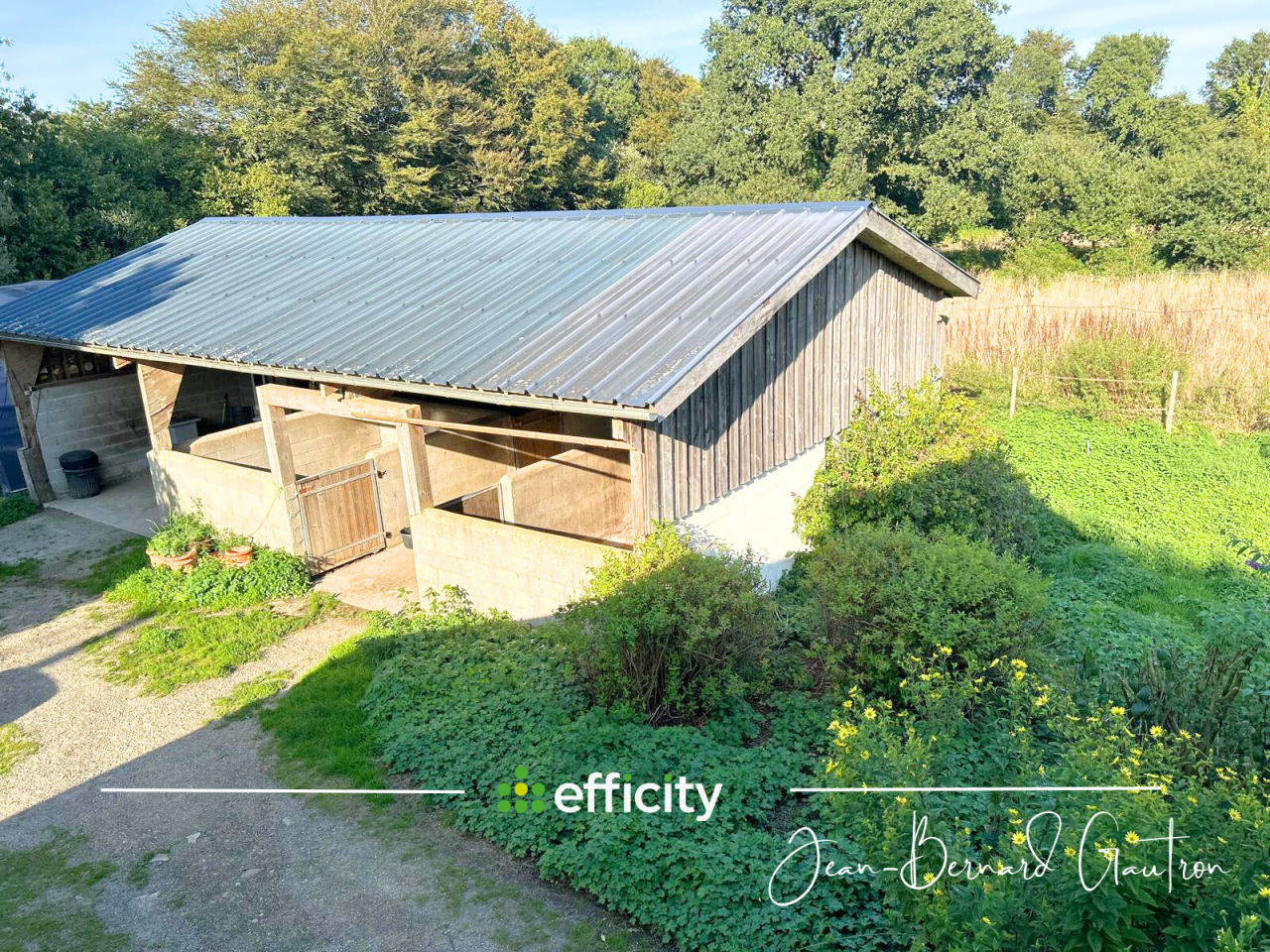  CORPS de FERME - 144 m² - ÉCURIE - CARRIÈRE - 1.87 HA