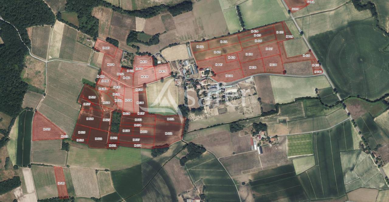 43 ha de terres agricoles avec un lac d'irrigation