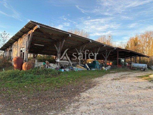 EXPLOITATION AOP Comté BIO avec 85 HA en vente autour des BATIM