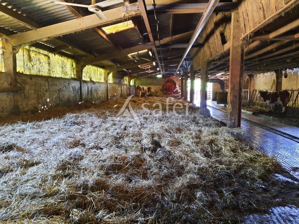 EXPLOITATION AOP Comt&eacute; BIO avec 85 HA en vente autour des BATIM