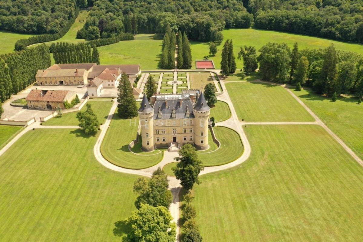 Chateau classé 130ha