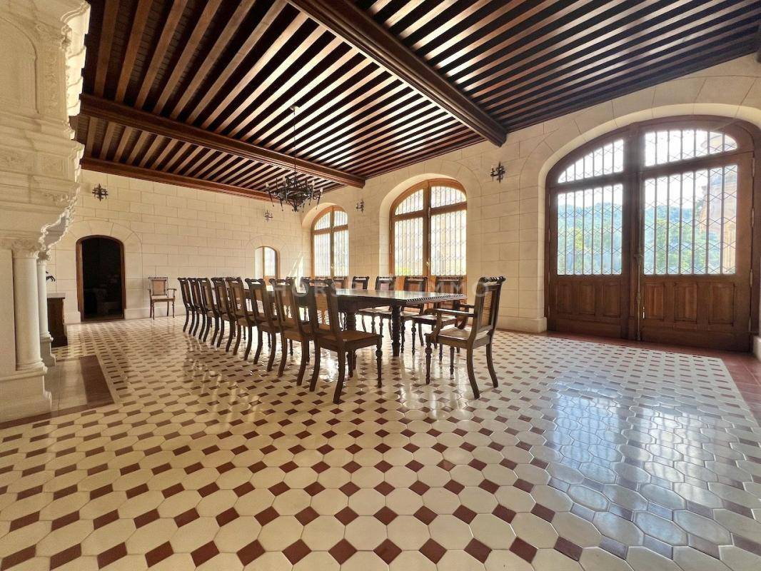 Chateau classé 130ha