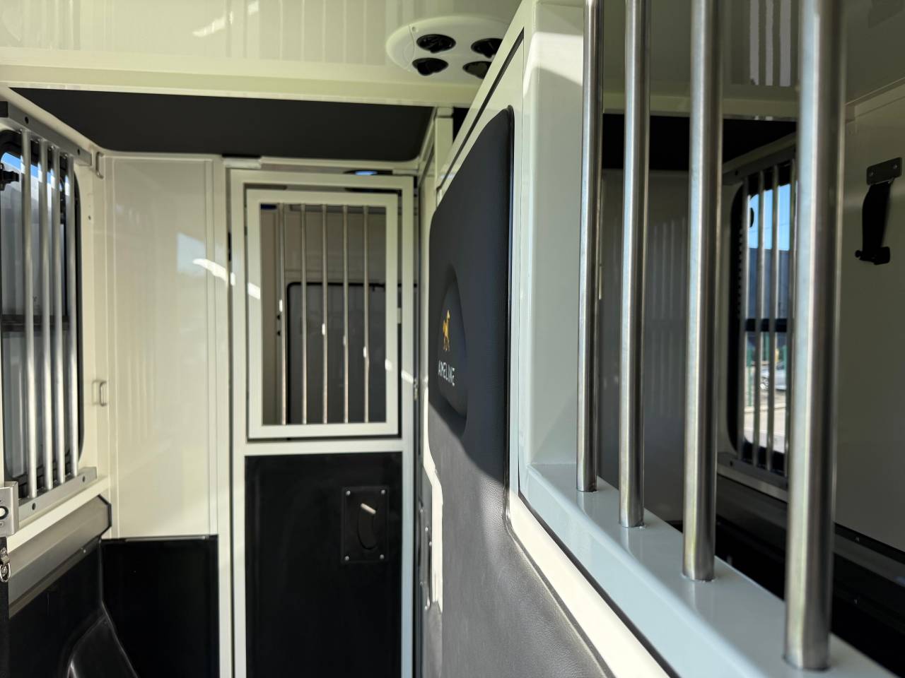 Ameline Haras - 3 passagers - 2 chevaux - Fiat Ducato