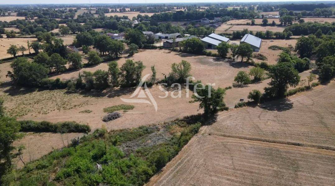 Belle Exploitation d'Elevages en Bovins et Ovins sur 242 ha