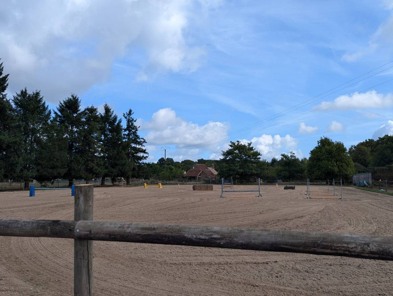 Ecurie de propri&eacute;taire sur 2 ha en Sologne