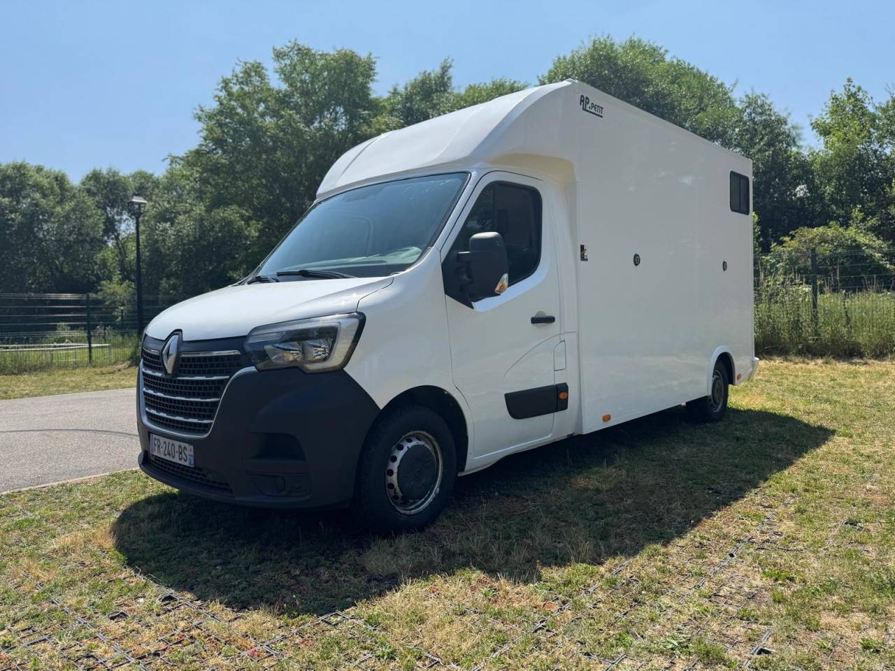 RENAULT MASTER &ndash; 2019 &ndash; 3 PLACES &ndash; STALLE &ndash; 21 000KM