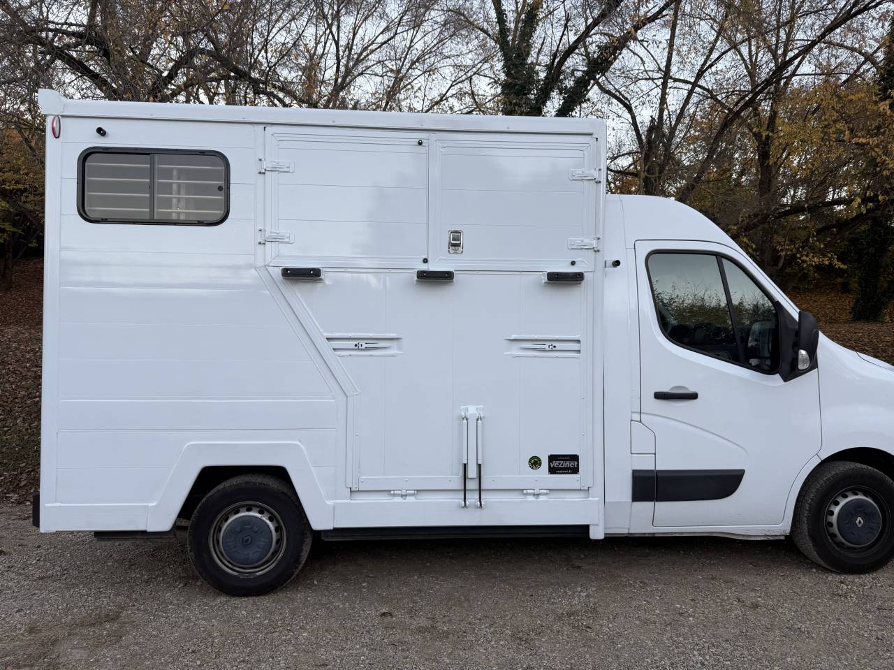 &Agrave; vendre petit camion chevaux 