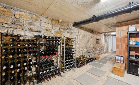 Ferme &eacute;questre r&eacute;nov&eacute;e avec 4 boxes et un paddock