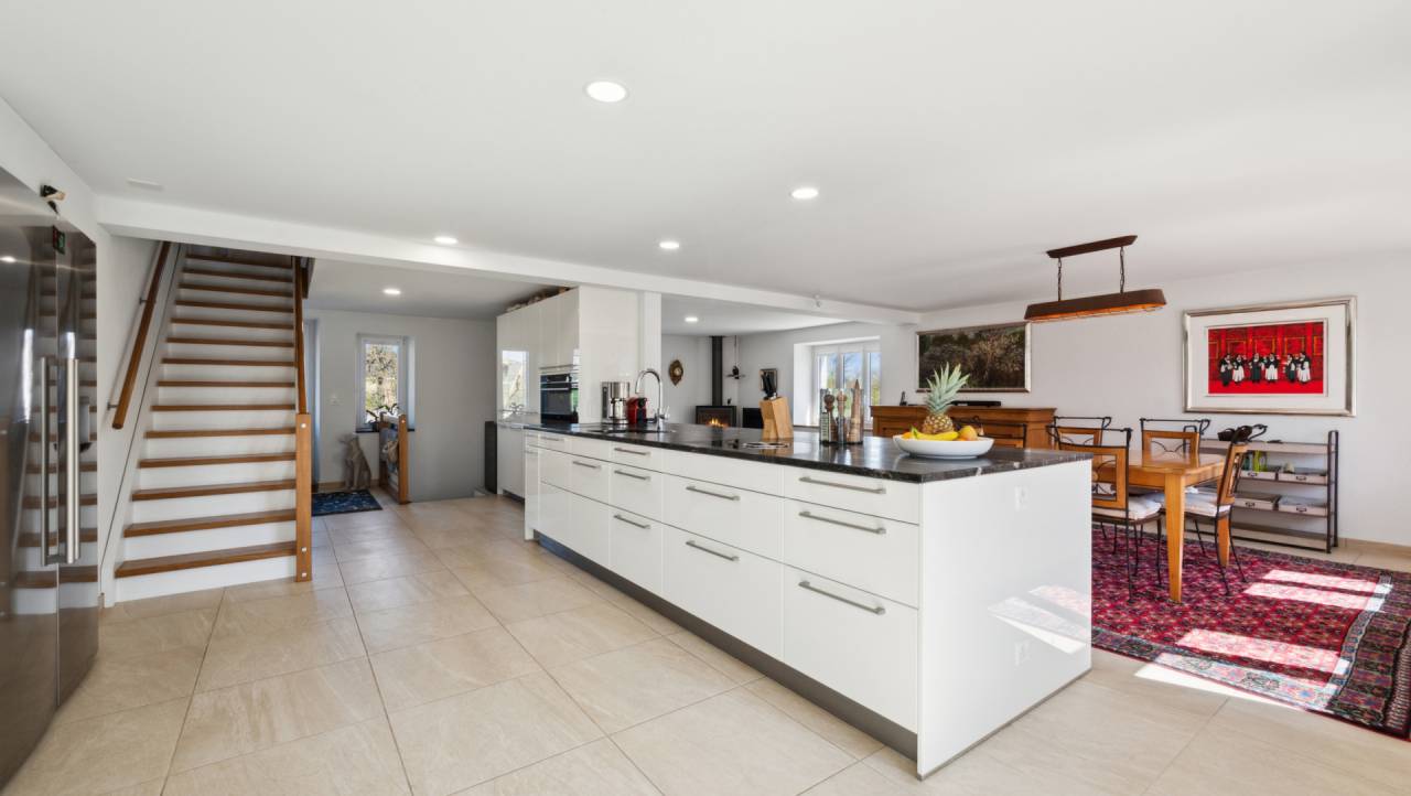 Ferme &eacute;questre r&eacute;nov&eacute;e avec 4 boxes et un paddock