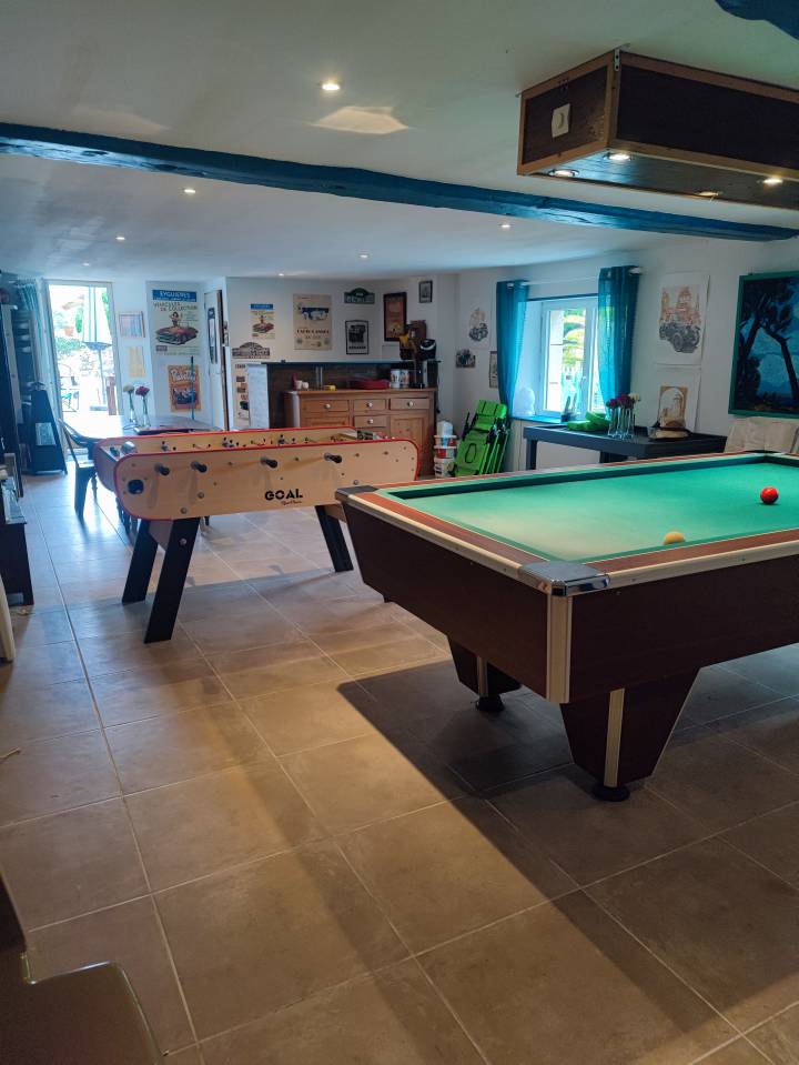 Ancien manoir sur 8,5ha proche c&ocirc;te de granit rose