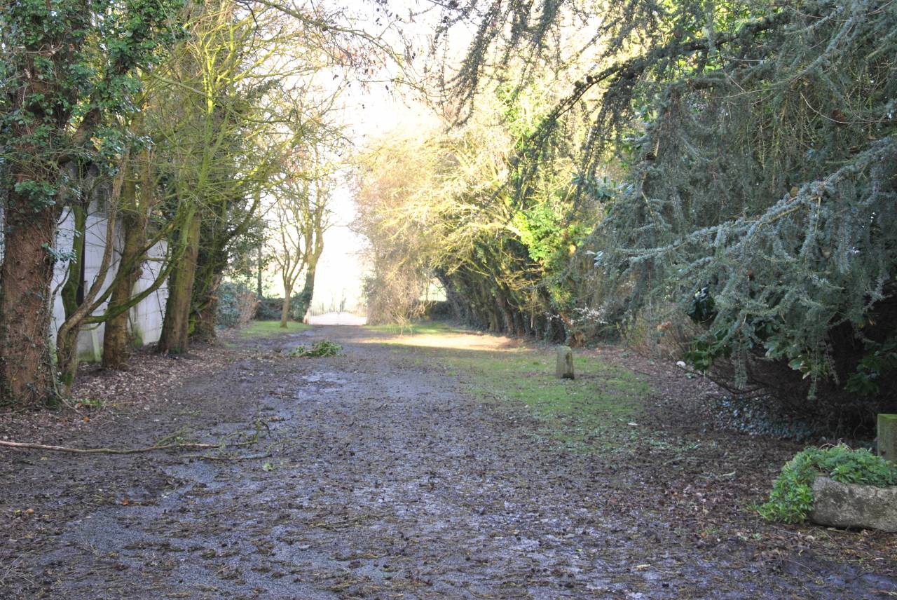 Ancien manoir sur 8,5ha proche c&ocirc;te de granit rose