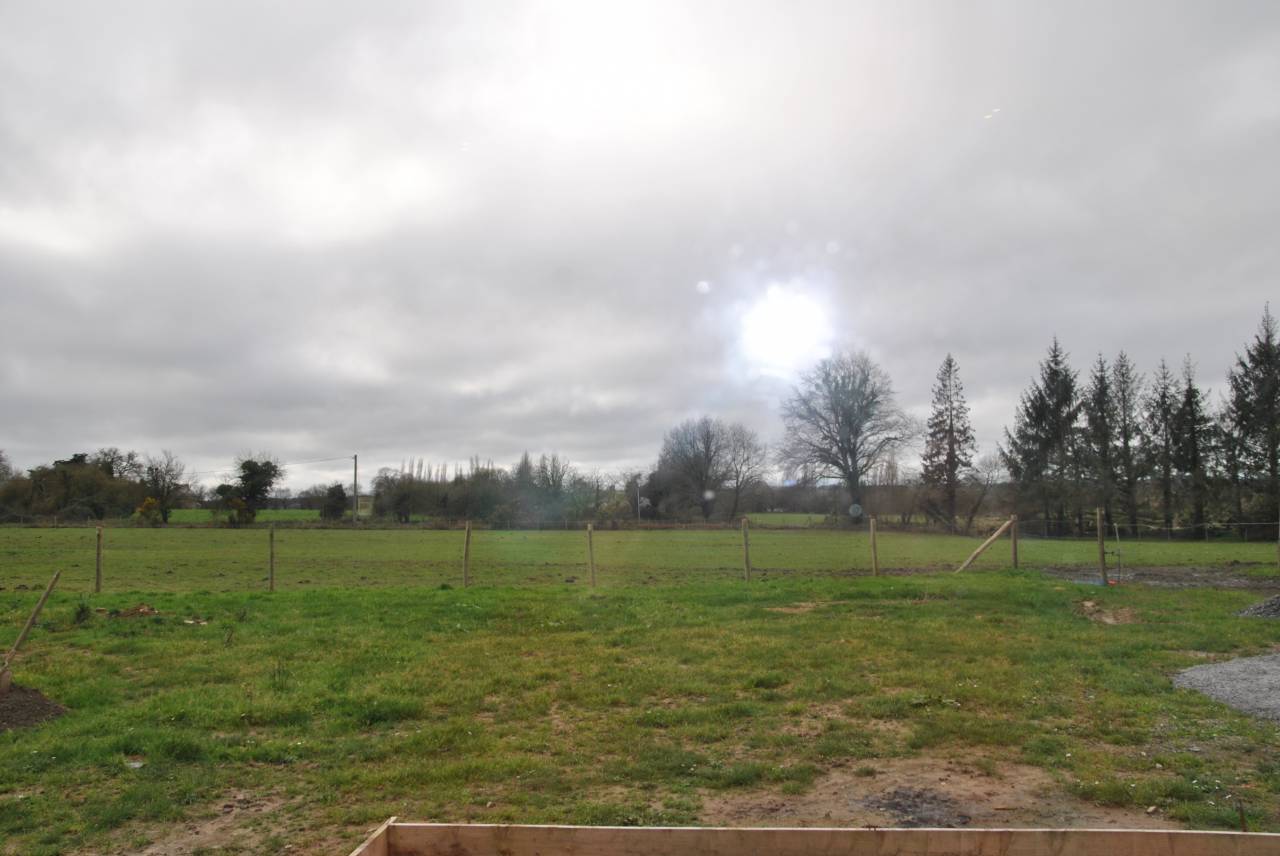 Ancien manoir sur 8,5ha proche c&ocirc;te de granit rose