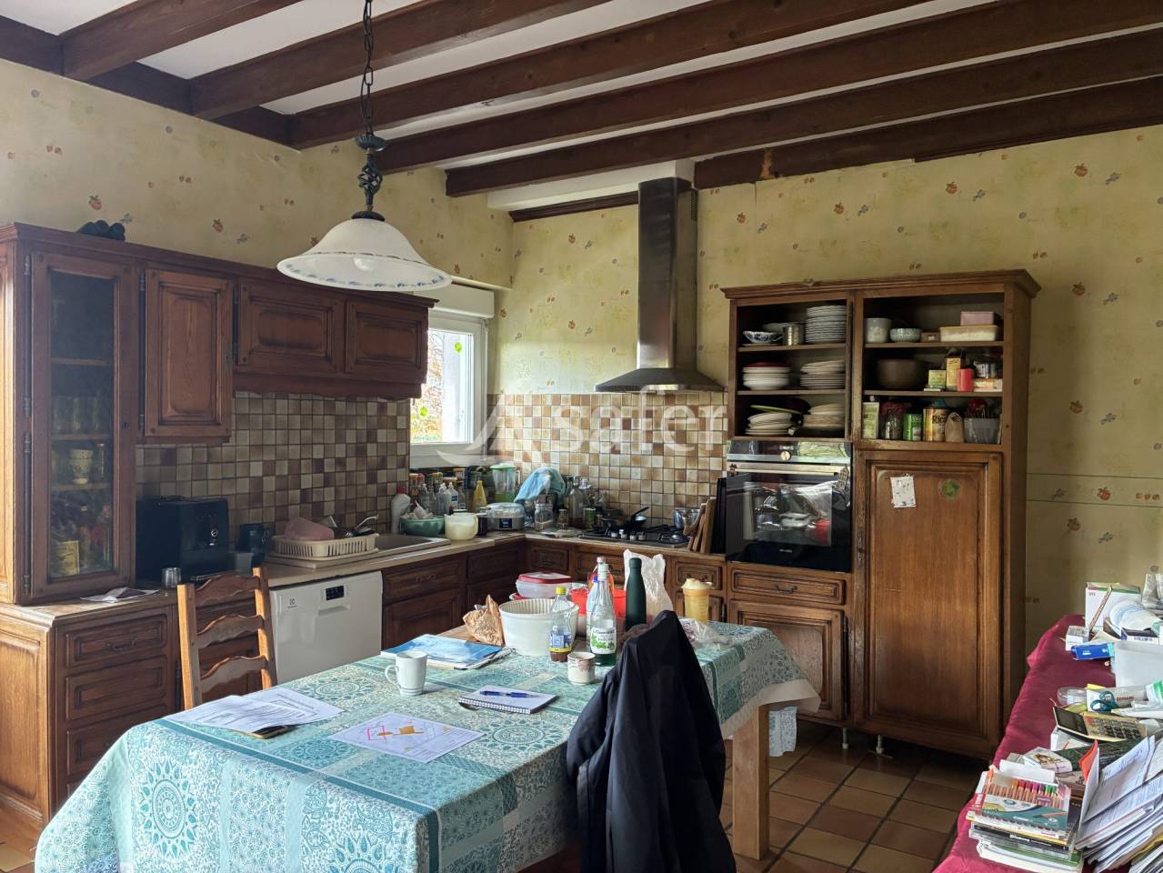 Ferme avec grange et b&acirc;timents - 8 ha