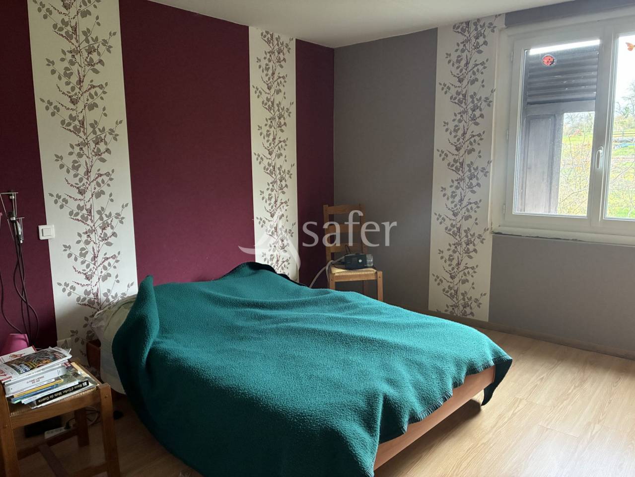 Ferme avec grange et b&acirc;timents - 8 ha