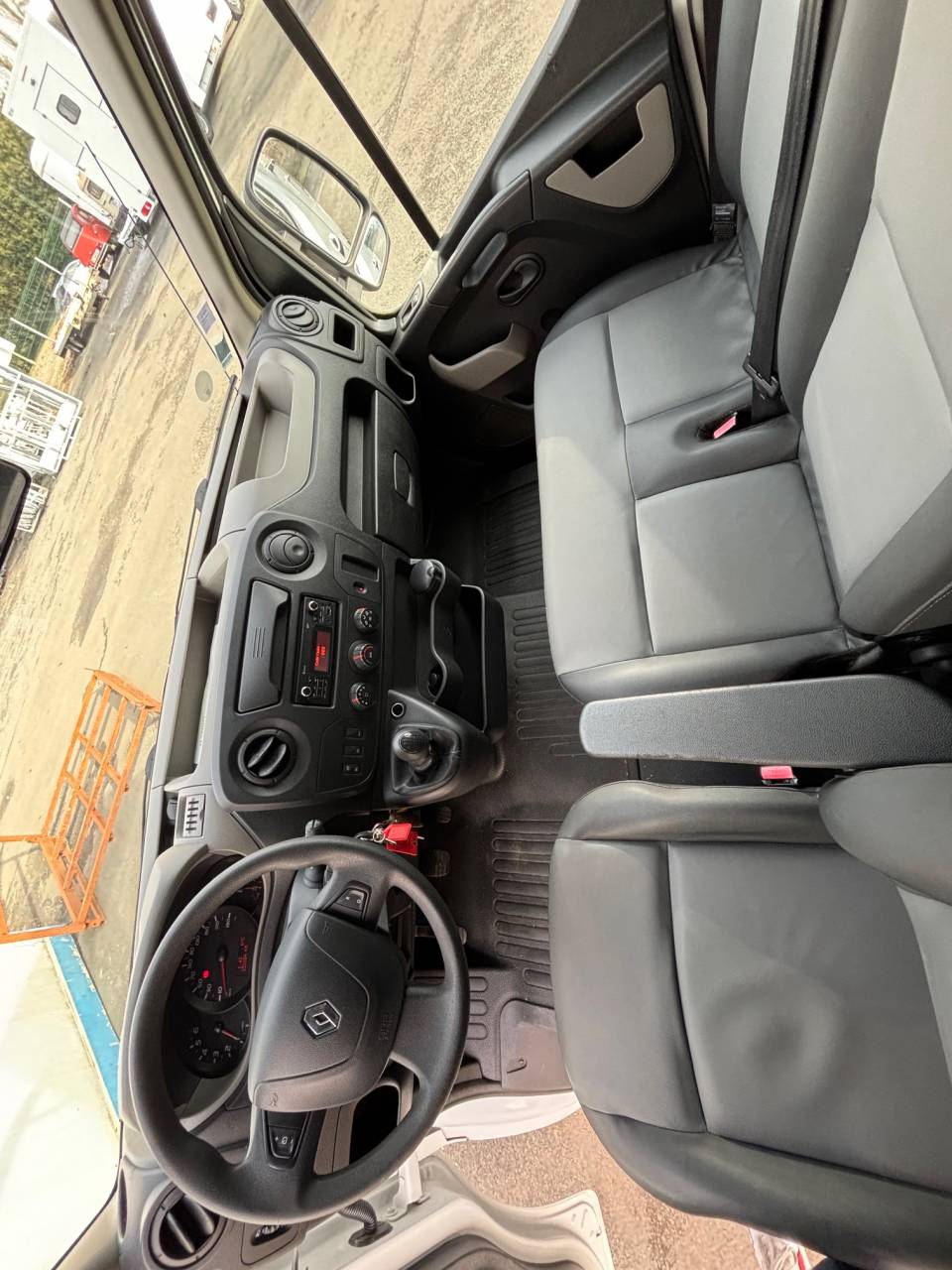 Camion chevaux Renault stalle carrosserie AP PETIT 