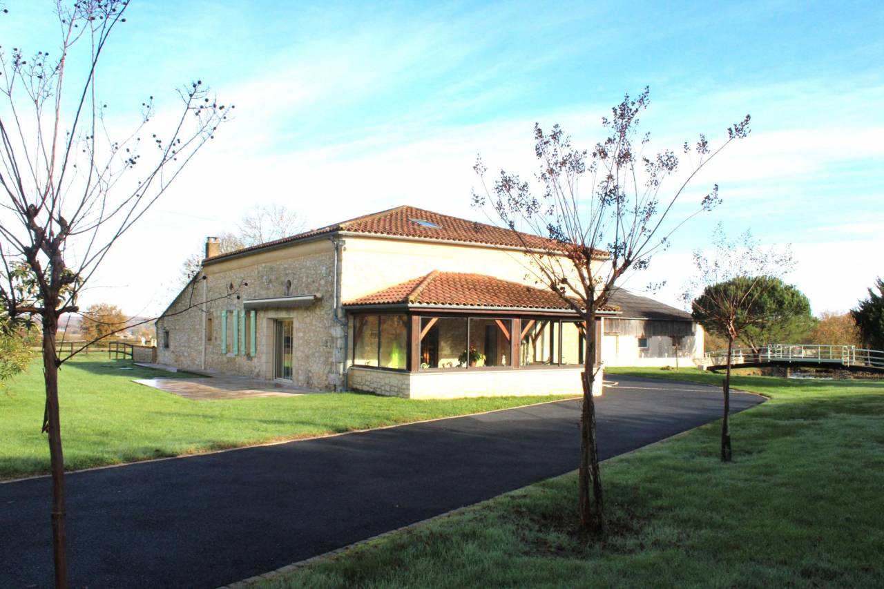 ADORABLE PROPRIETE DE 7 HECTARES DANS LE LOT ET GARONNE
