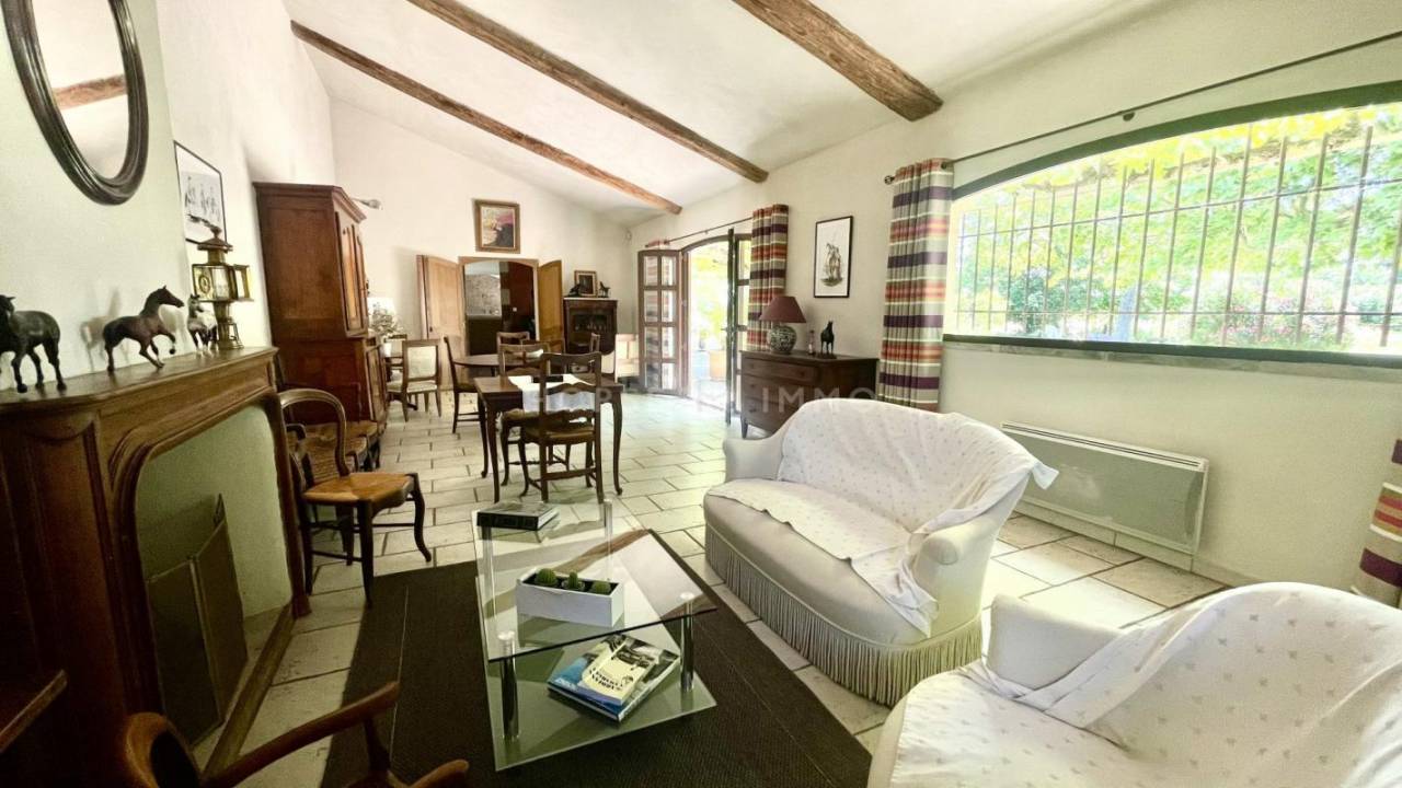 Domaine &eacute;questre aux portes de N&icirc;mes