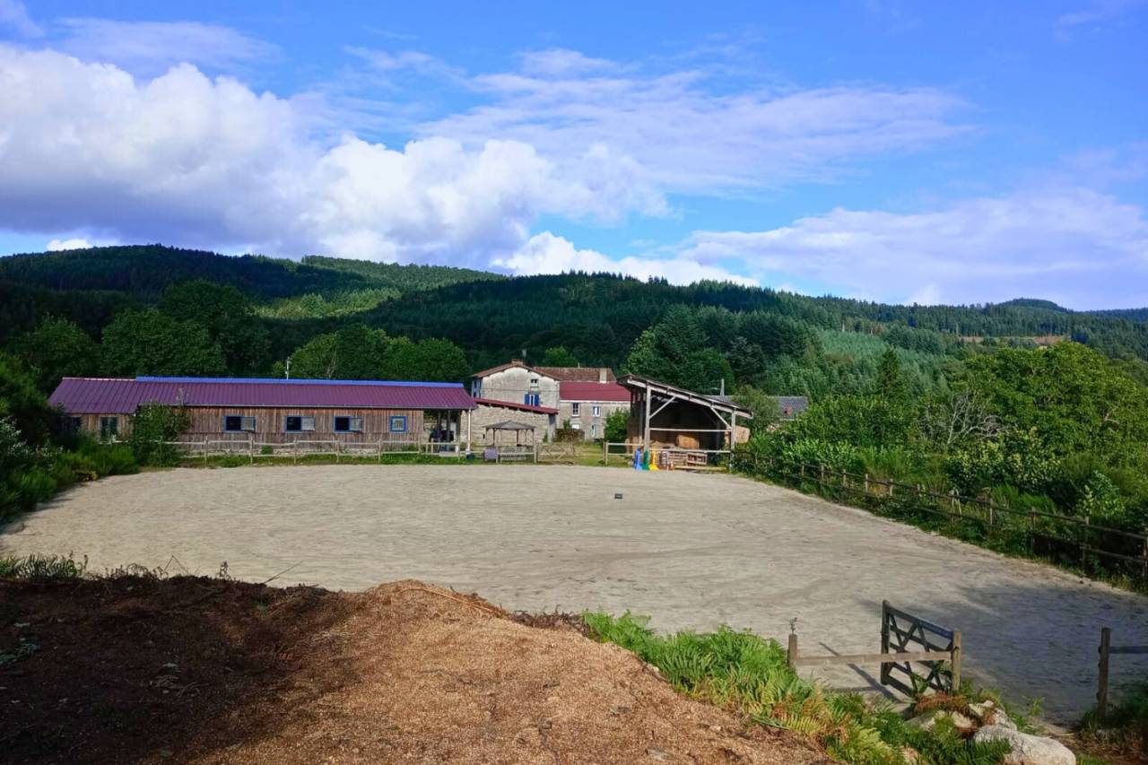 Charmante propri&eacute;t&eacute; d&eacute;ploy&eacute;e sur plus de 45ha (63)