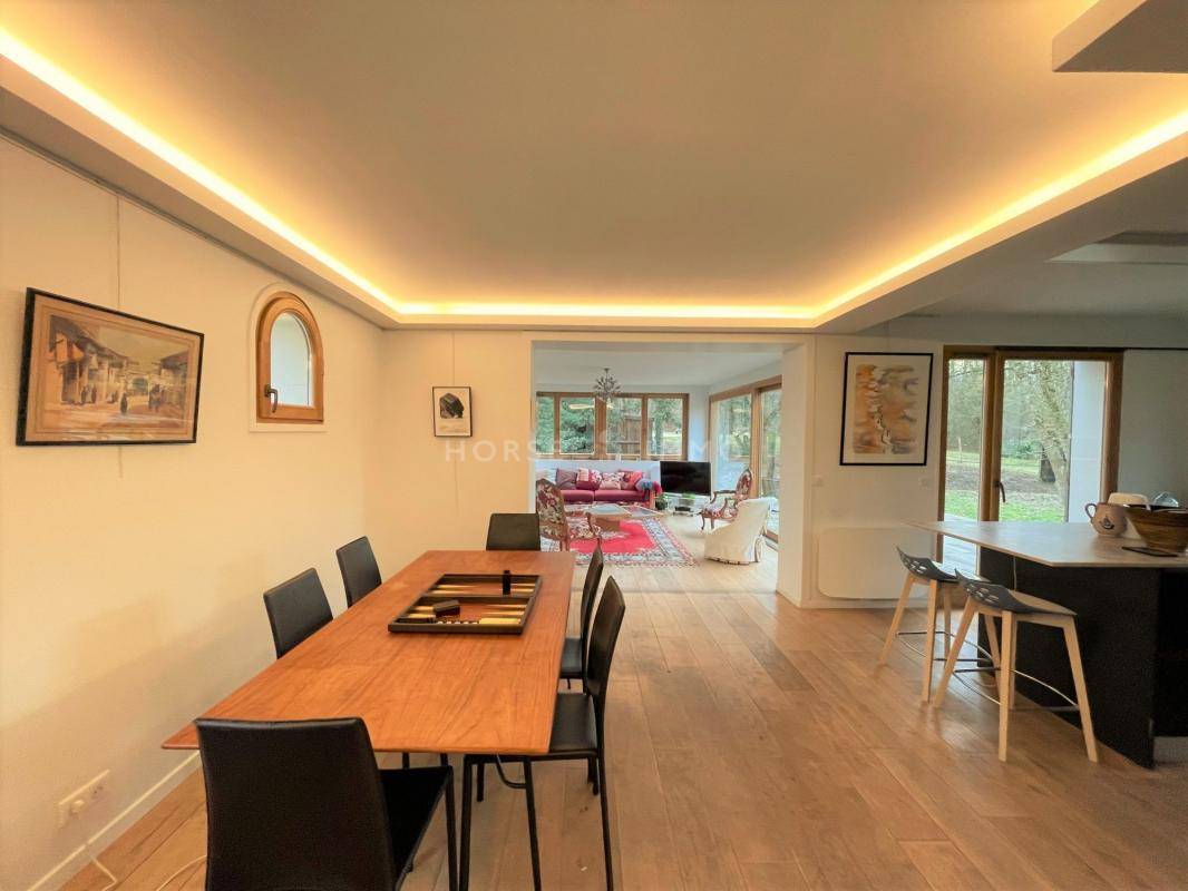 Propri&eacute;t&eacute; et Installations &eacute;questres sur 9,5 hectares dans le