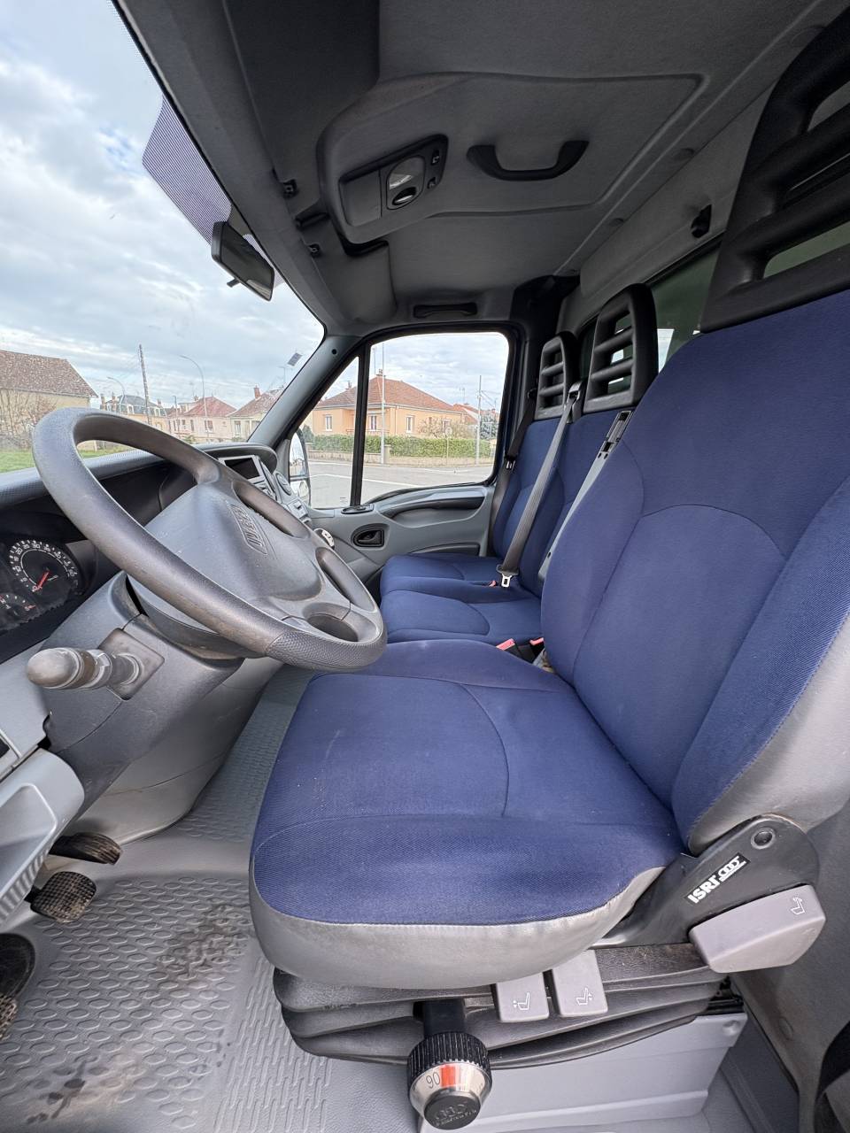 Iveco 2 chevaux 40c18 3,0 dci 180cv roue jumel&eacute;e