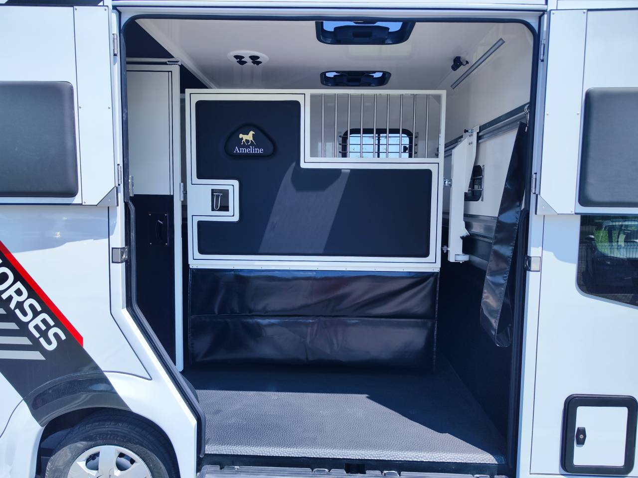 Ameline Haras - 5 passagers - 2 chevaux &ndash; Occasion  