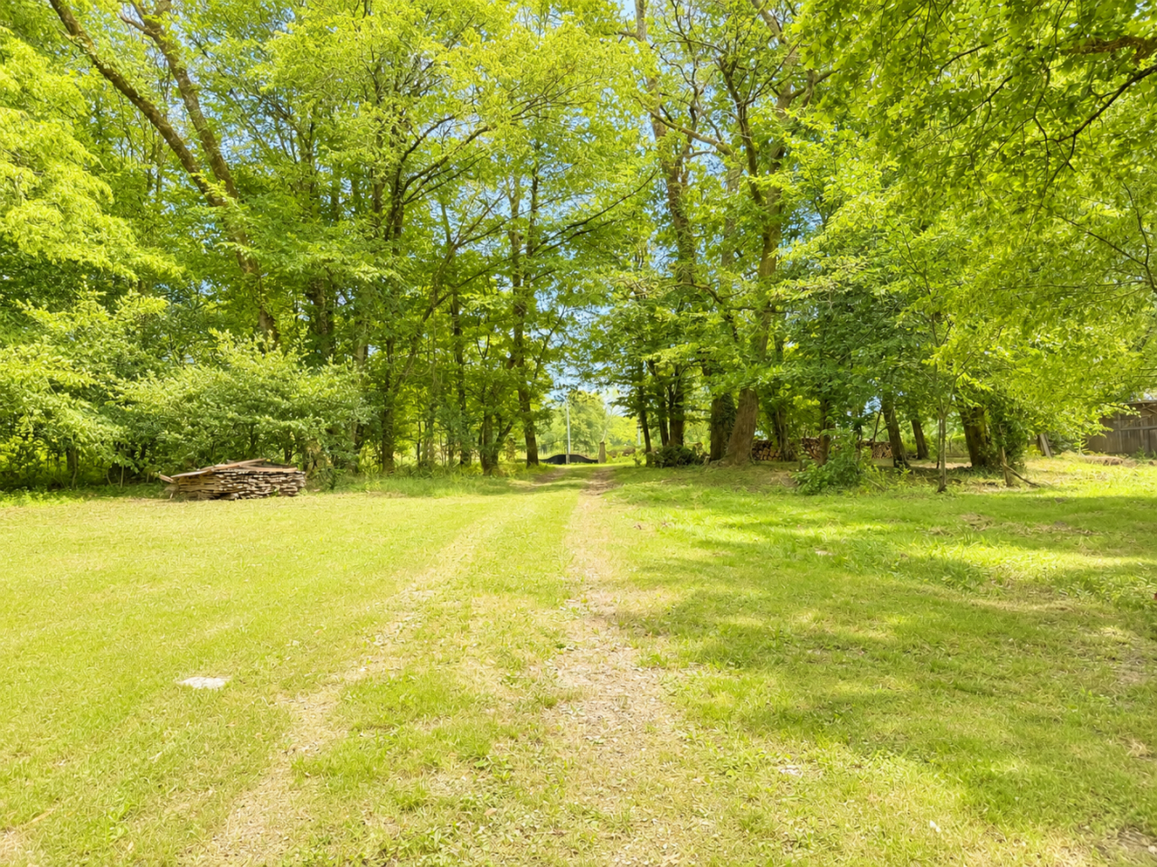 &Agrave; 30 minutes de Bergerac &ndash; 3 logements sur 4 hect