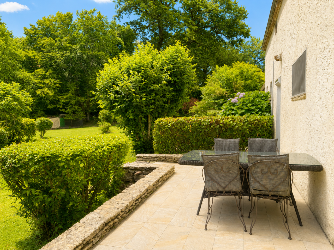 &Agrave; 30 minutes de Bergerac &ndash; 3 logements sur 4 hect