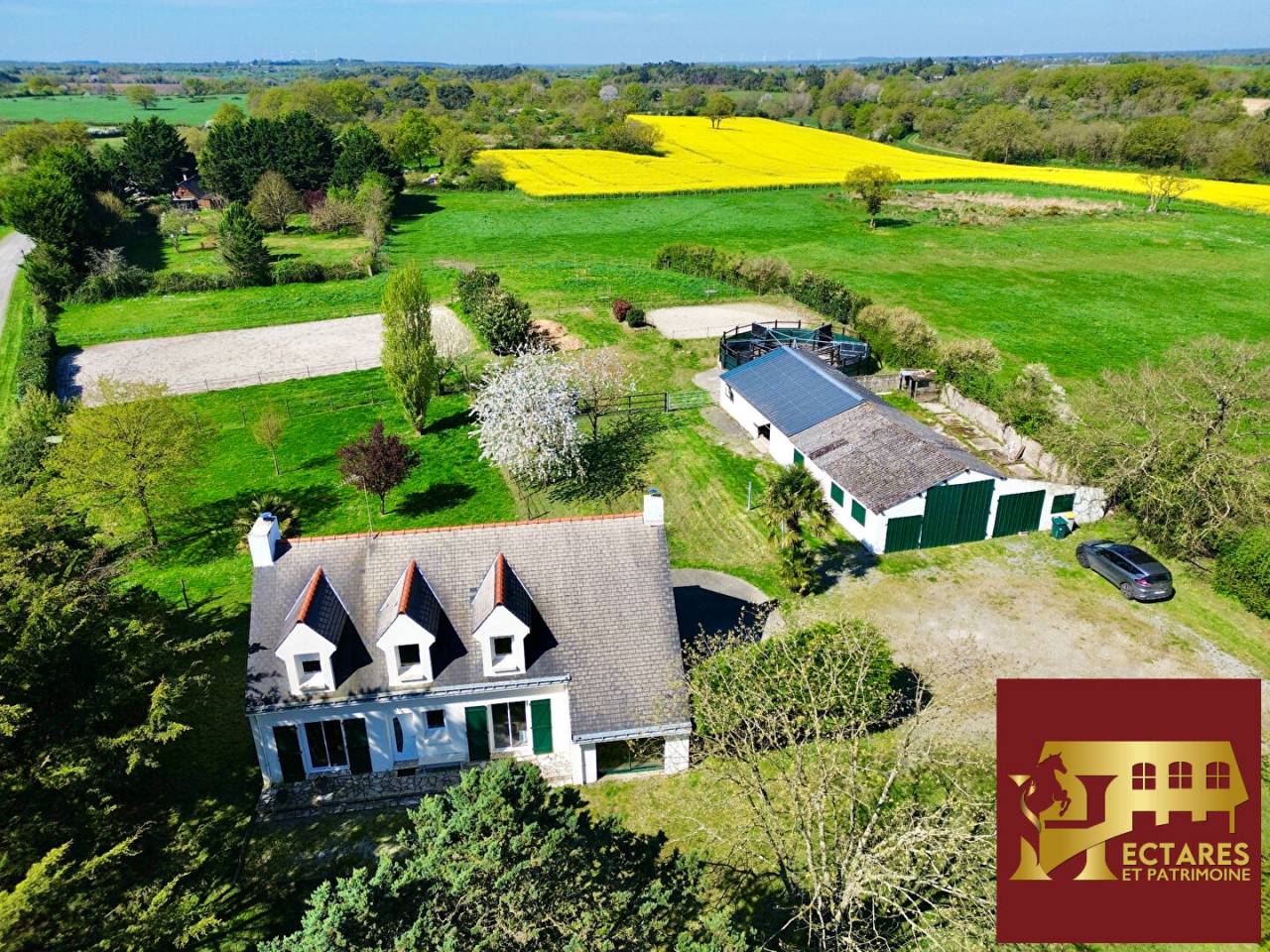 Propri&eacute;t&eacute; Equestre sur 7000 m2 + 2 Hectares en location Maison 3 Chambres