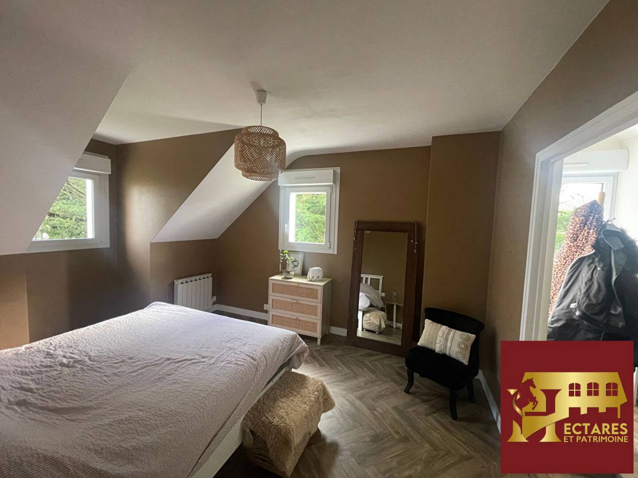 Propri&eacute;t&eacute; Equestre sur 7000 m2 + 2 Hectares en location Maison 3 Chambres