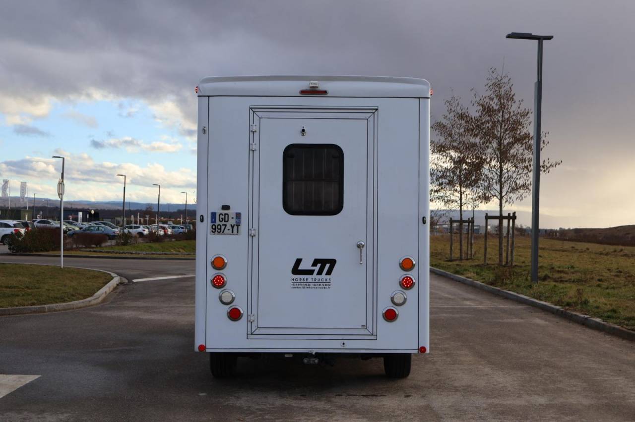 VL RENAULT MASTER 165CH CAVALCAR 3P STALLE 