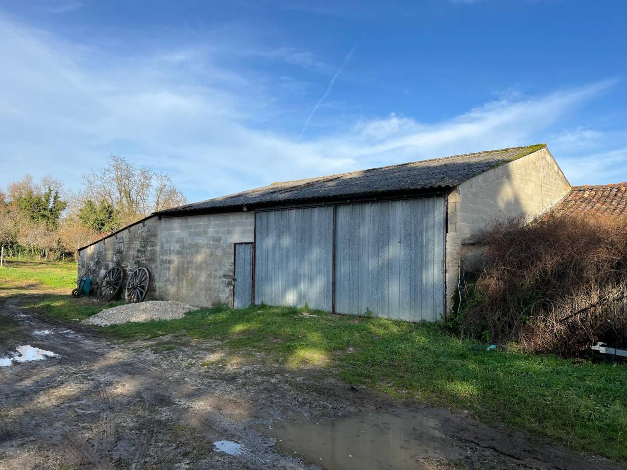 Propri&eacute;t&eacute; &eacute;questre secteur recherch&eacute; en Charente - 8 ha