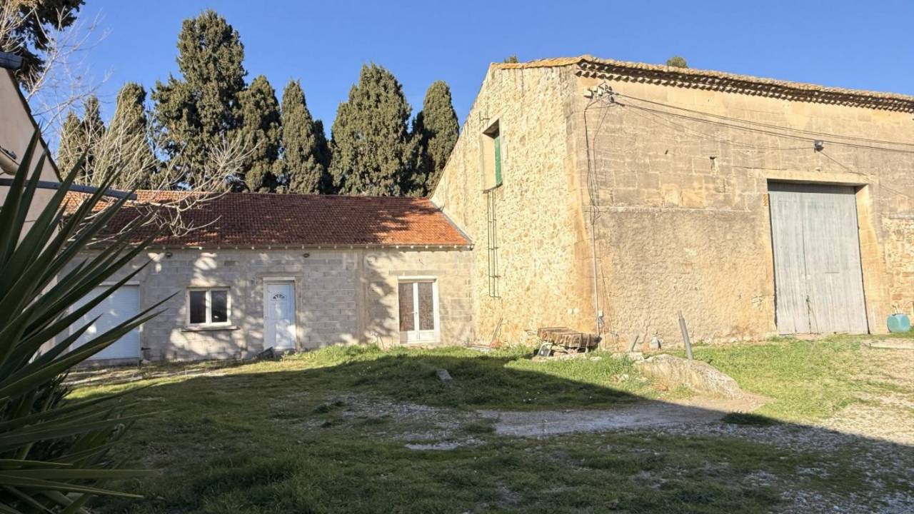 Alpilles - Domaine 6,6 hectares avec deux logements
