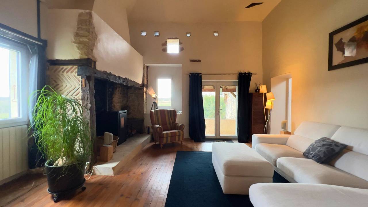 Propri&eacute;t&eacute; &eacute;questre de charme &agrave; proximit&eacute; de Villeneuve 