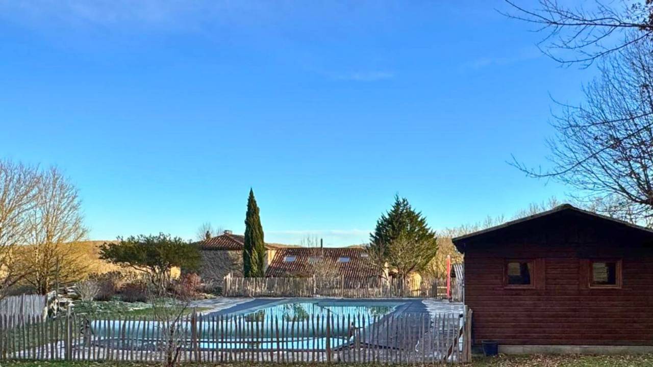 Propri&eacute;t&eacute; &eacute;questre de charme &agrave; proximit&eacute; de Villeneuve 