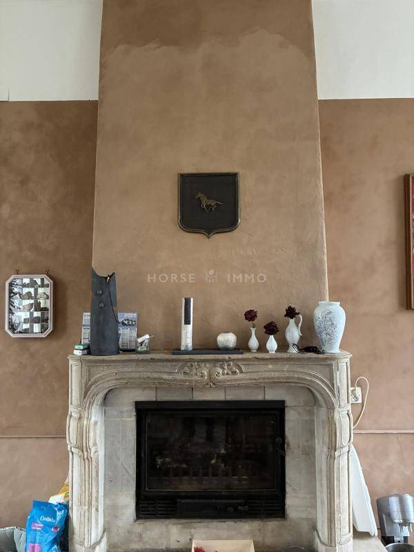 &Eacute;l&eacute;gant domaine XVIII avec &eacute;curies et 18 ha