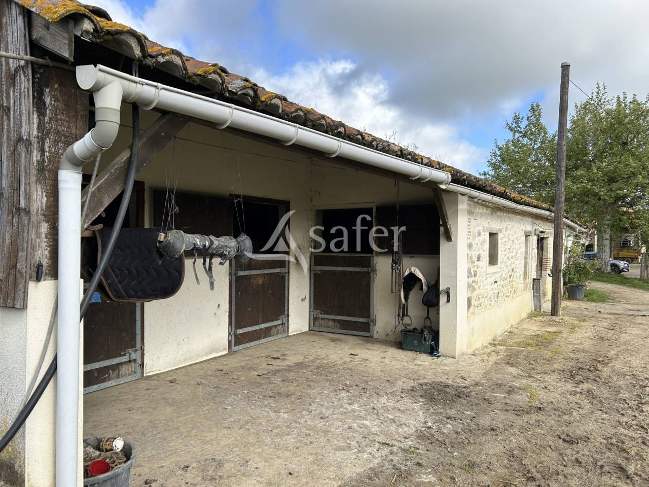 Belle propri&eacute;t&eacute; agricole et &eacute;questre sur 19ha