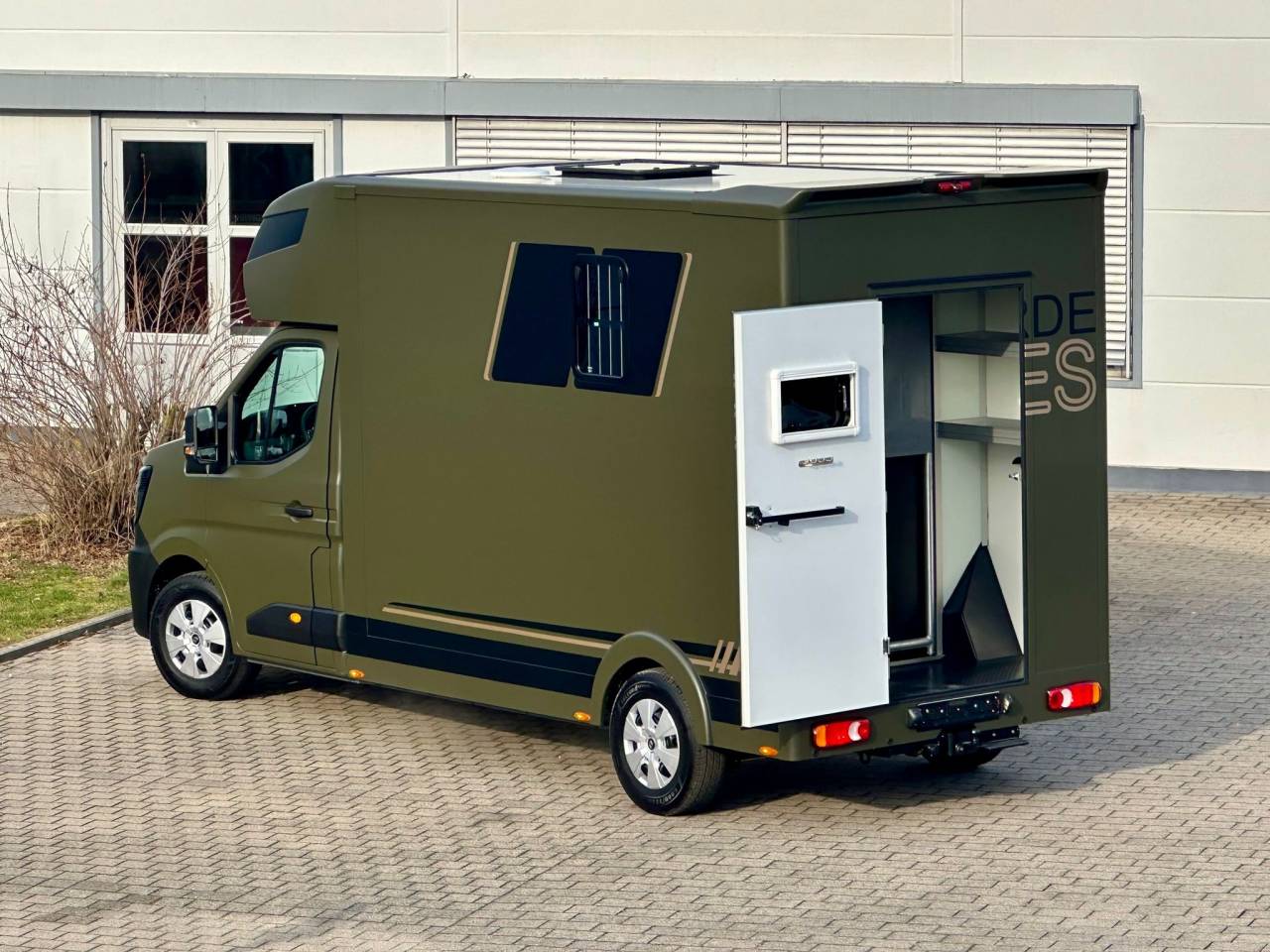 RENAULT MASTER Blue dCi 170 MSG STALLION LIGHT AUTOMATIQUE