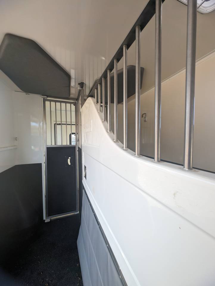 Ameline Haras 3 places Renault Master