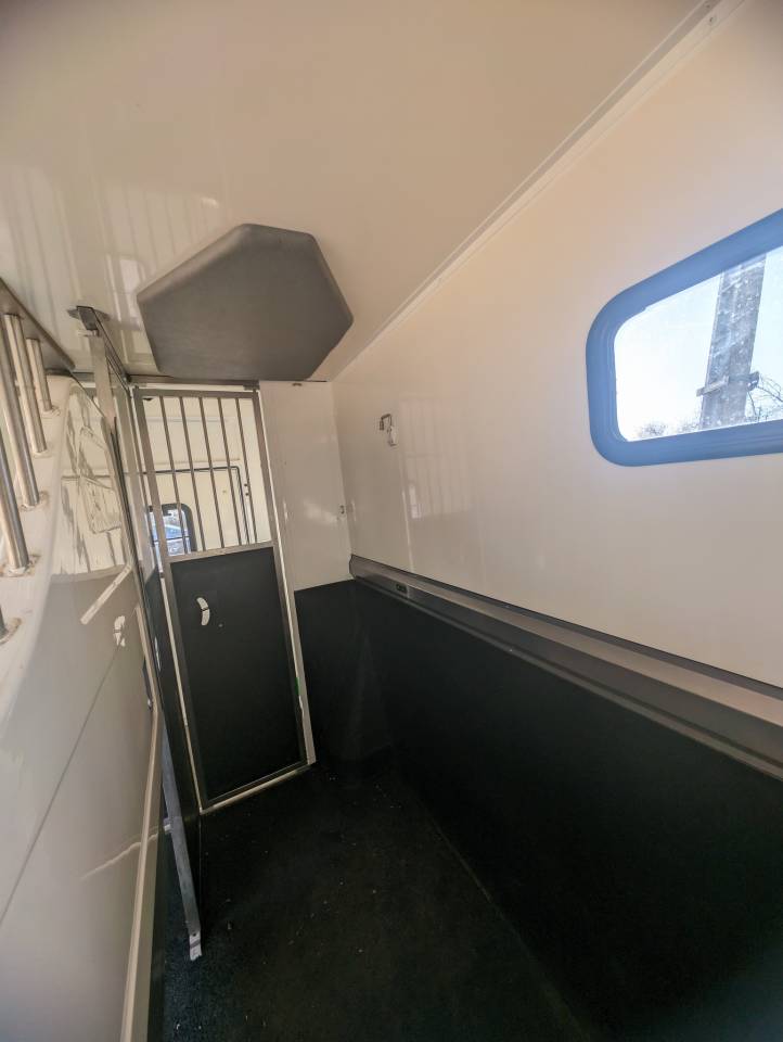 Ameline Haras 3 places Renault Master