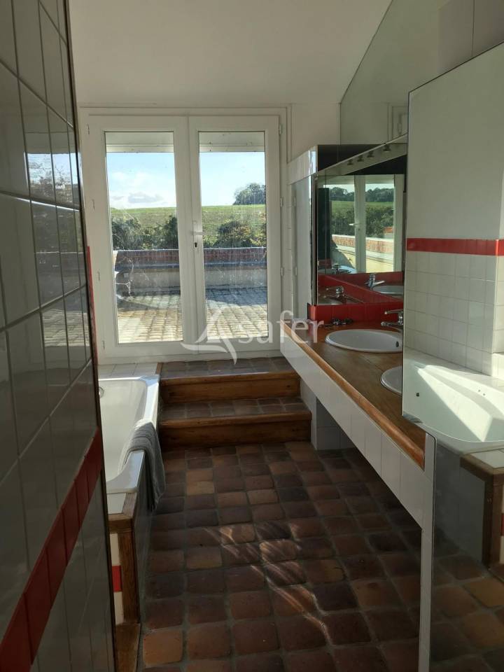 B&acirc;tis et habitations - Ideal agritourisme, pension de chevaux..