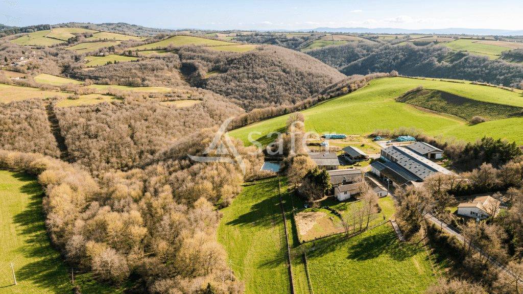 Exploitation agricole id&eacute;al &eacute;levage 102 ha