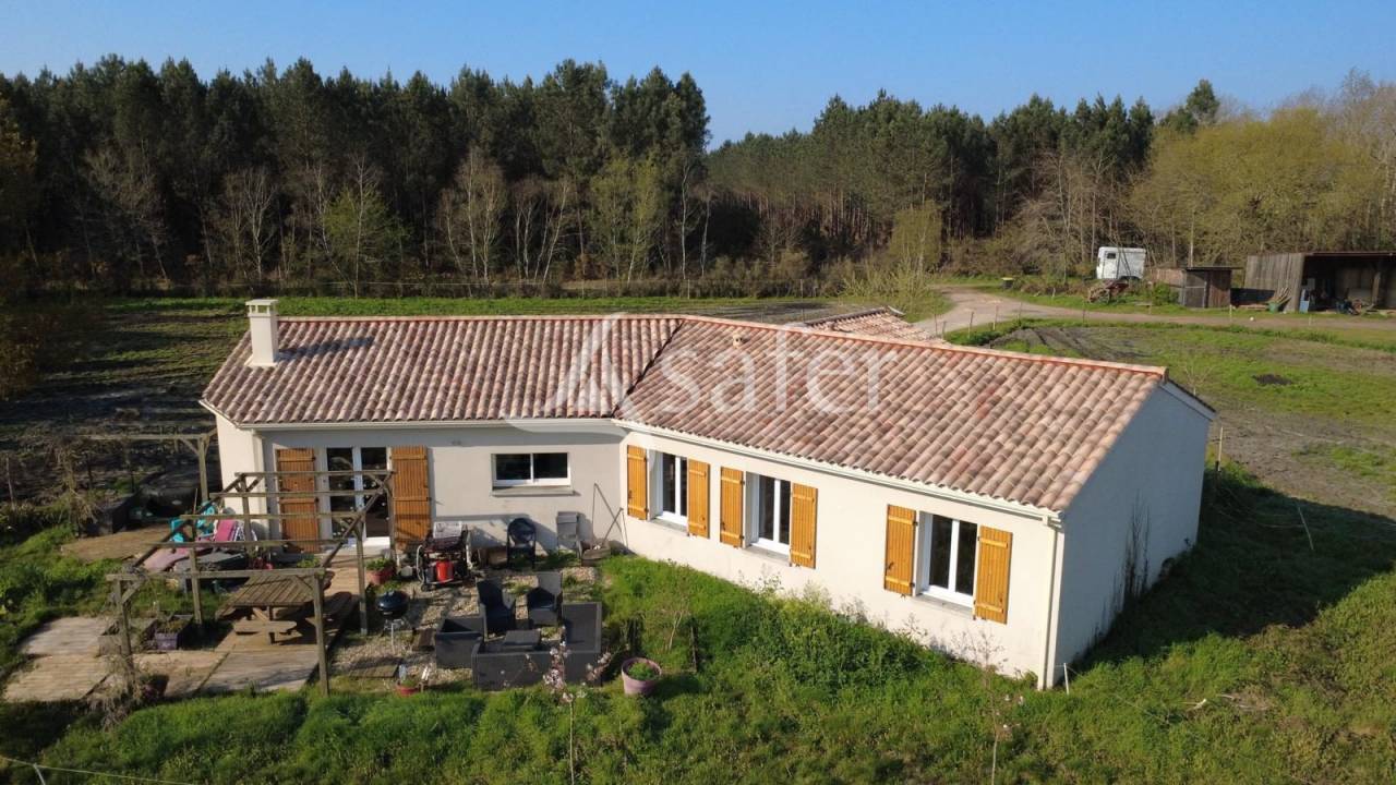 Projet EQUIN: maison r&eacute;cente + infrastructures sur 2 hectares