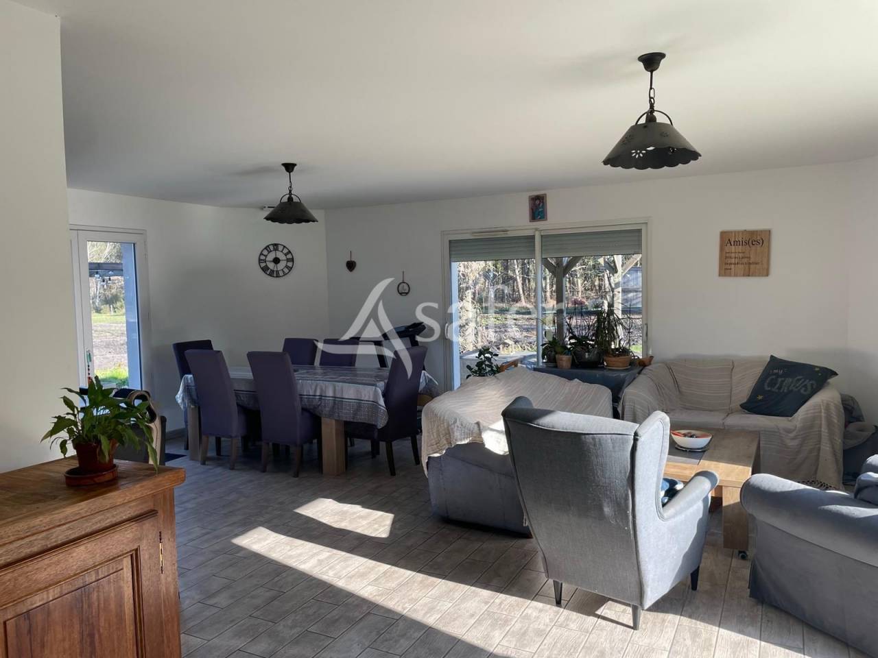 Projet EQUIN: maison r&eacute;cente + infrastructures sur 2 hectares