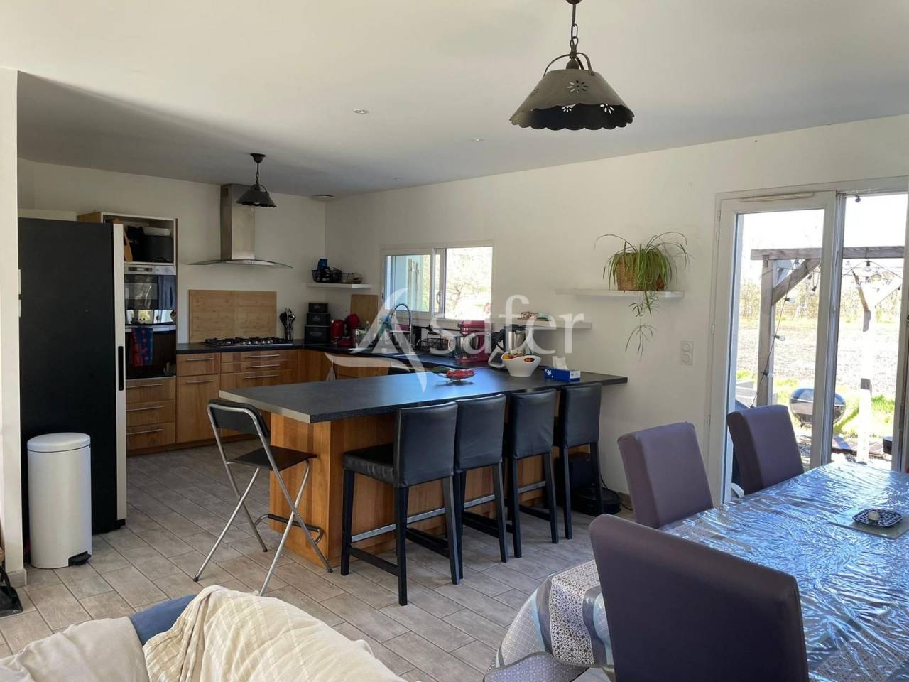 Projet EQUIN: maison r&eacute;cente + infrastructures sur 2 hectares