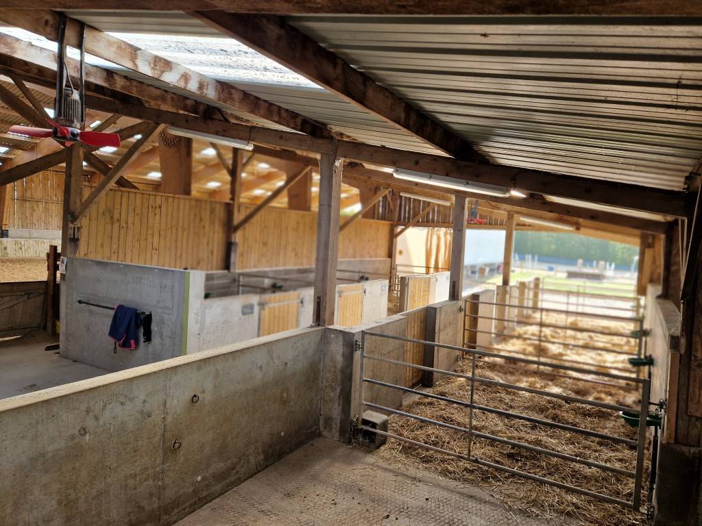 Exploitation Equestre &ndash; 50ha avec man&egrave;ge 